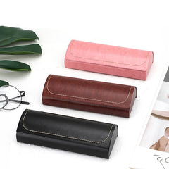 Portable hard eyeglass case, shell and fit detail