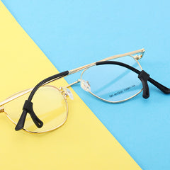 Curved silicone eyeglass ear hooks, fit and opening detail