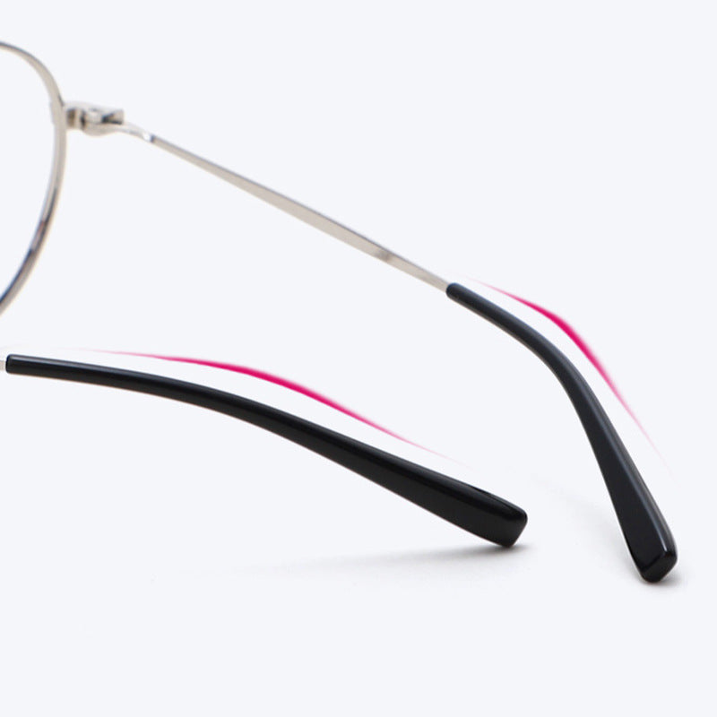 Widened acetate sunglass temple end tips, fit and opening detail