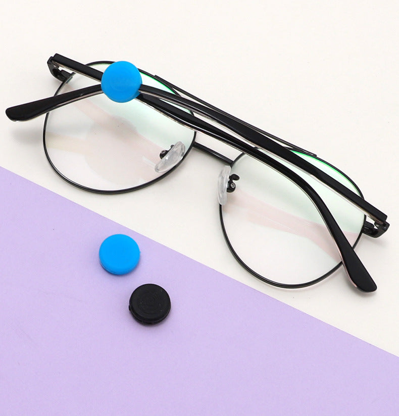 Mini silicone eyeglass temple grips, fit and opening detail