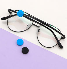 Mini silicone eyeglass temple grips, fit and opening detail