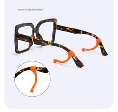 Silicone sports eyeglass retainer grips, fit detail